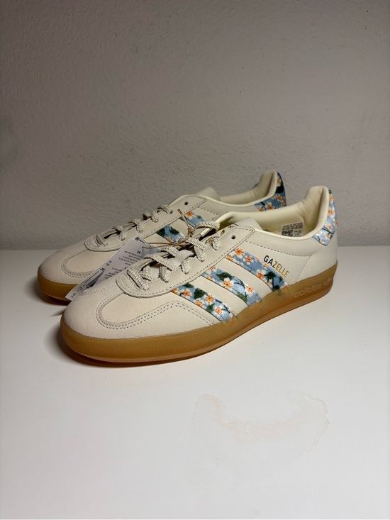 adidas Shoes - NEW ADIDAS Gazelle X Liberty London Mitsi Day Women’s Size 9